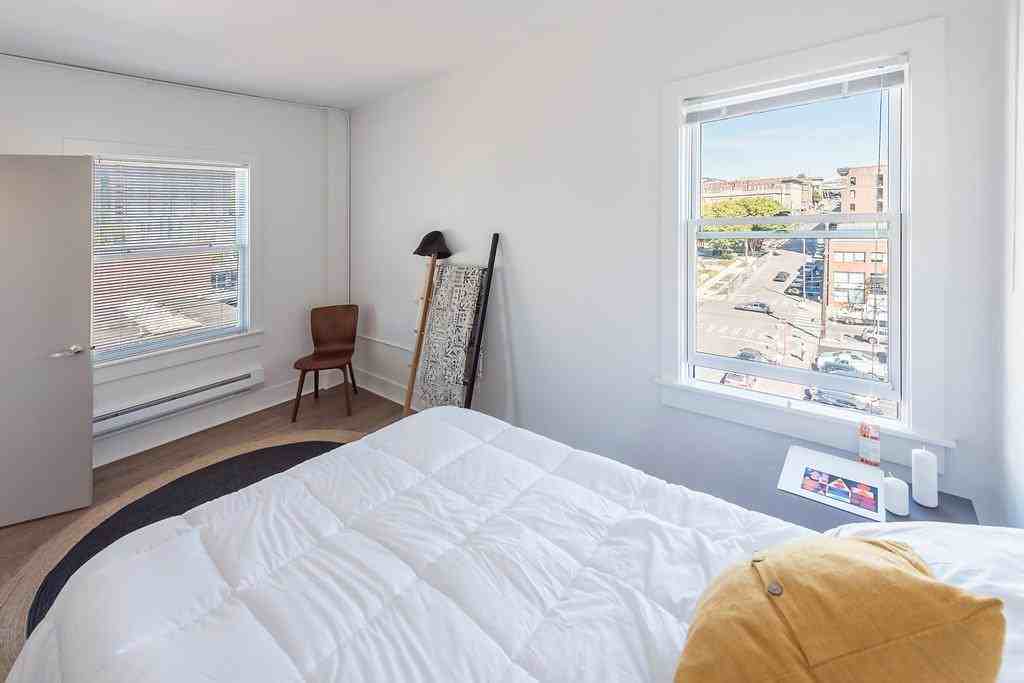 504 5th Ave S - Photo 5 of 48