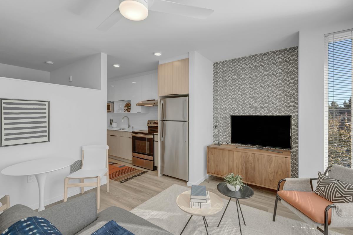 2524 S Jackson St - Photo 4 of 50