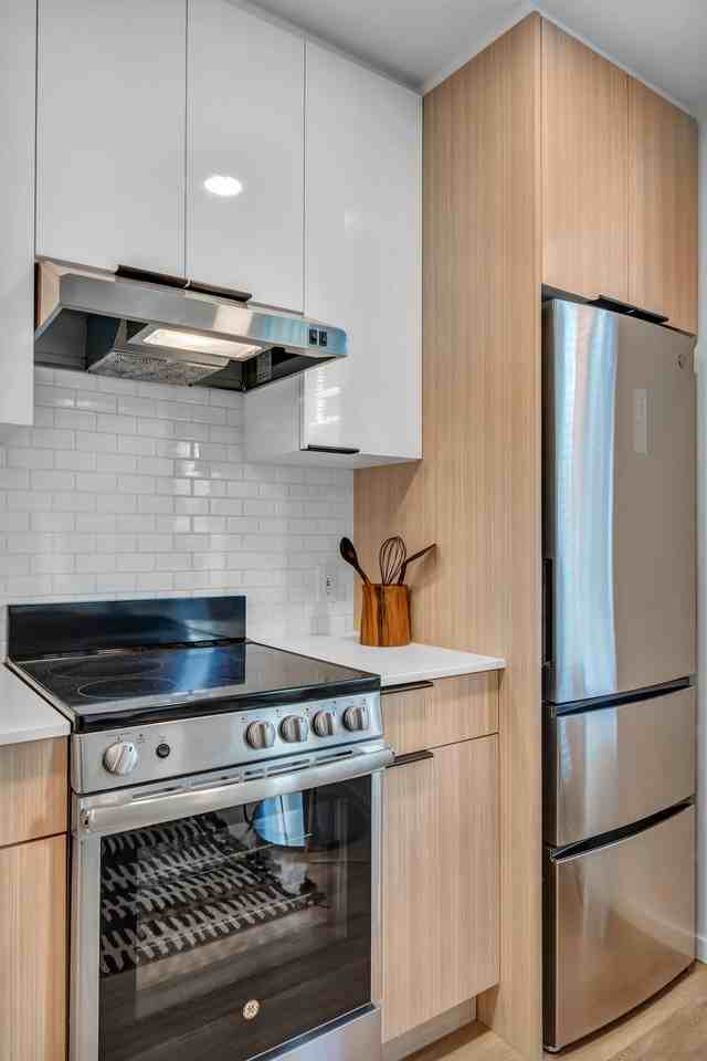 2524 S Jackson St - Photo 3 of 50