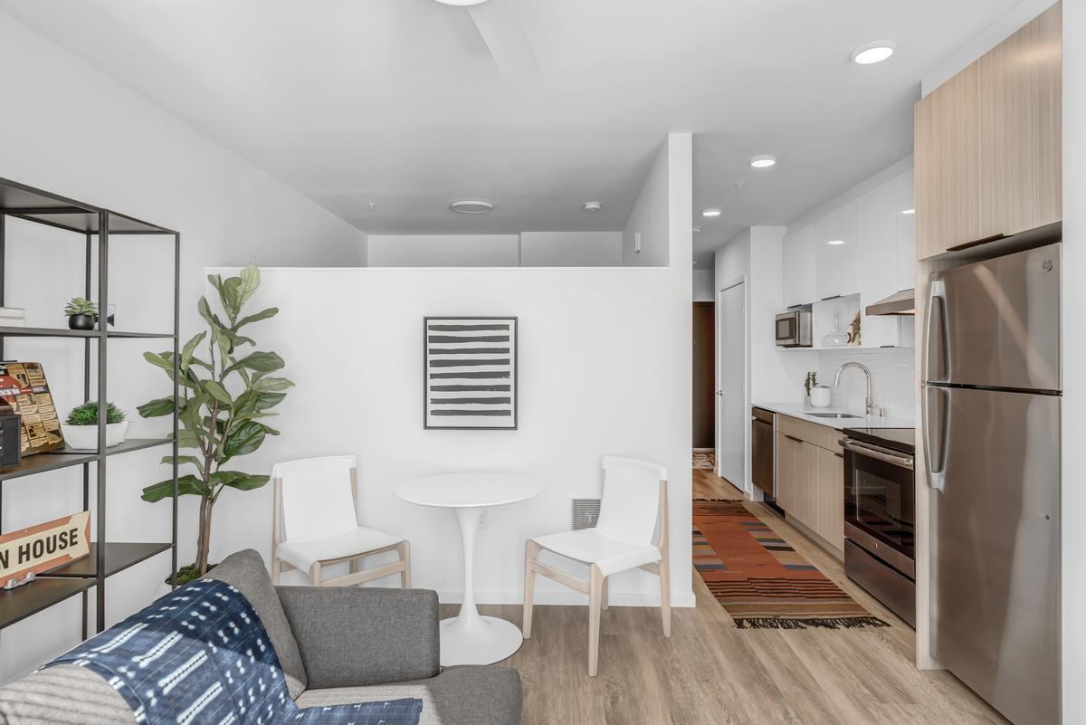 2524 S Jackson St - Photo 6 of 50