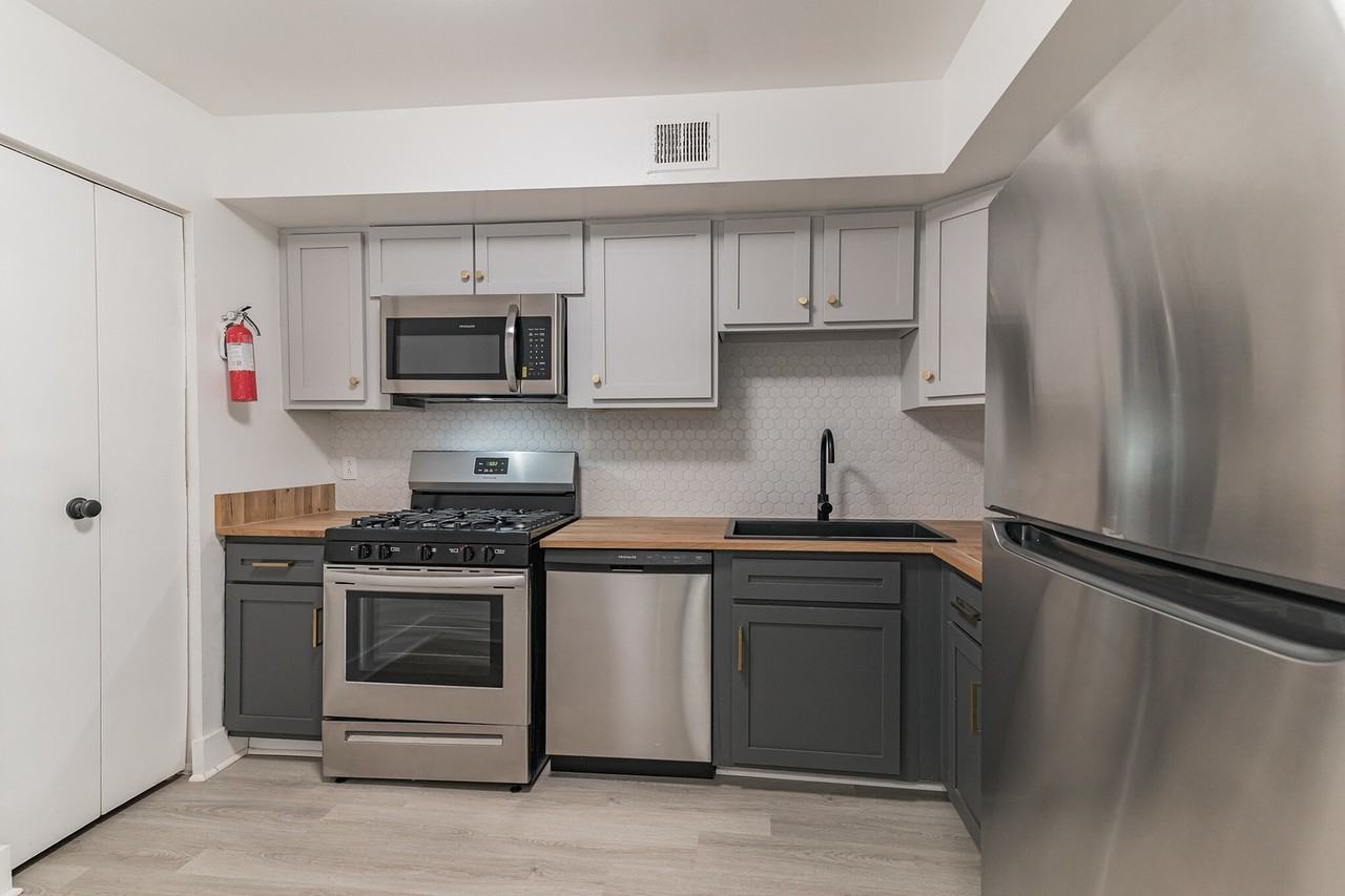 Taro Walk - Photo 5 of 19