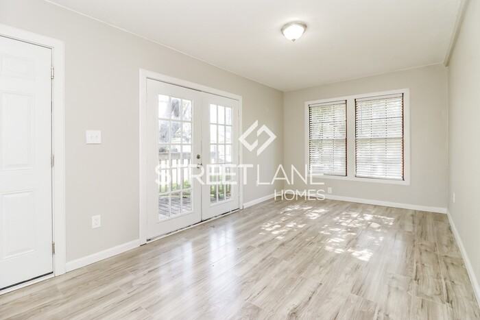 1201 W Beddell St - Photo 3 of 15