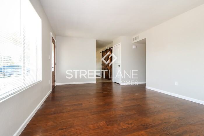 7128 W Comet Ave - Photo 3 of 15