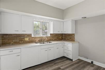 219 Woodbine St - Photo 3 of 39