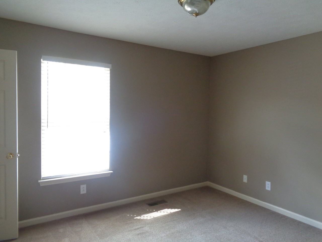 3831 Jockey Dr Apt D - Photo 3 of 17