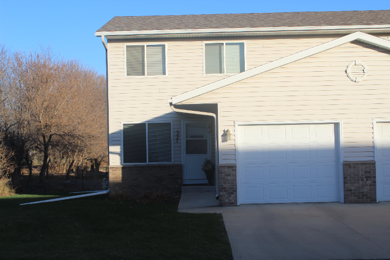 327 10th Ave Nw - Photo 2 of 18