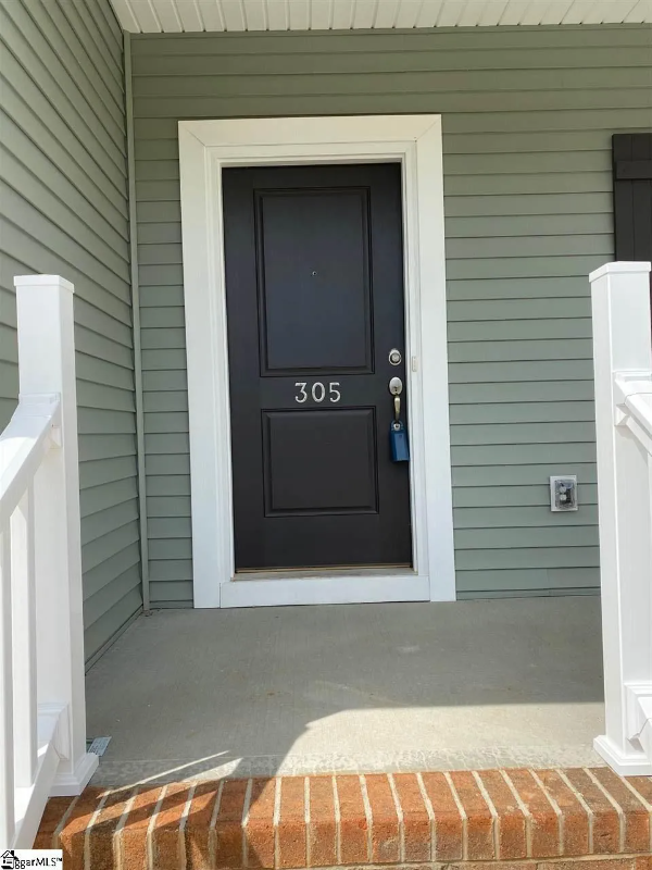 305 Castleton Cir - Photo 3 of 13