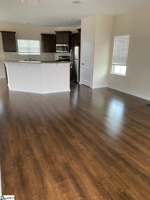 305 Castleton Cir - Photo 4 of 13