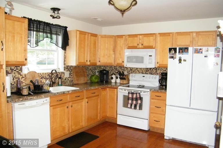 1384 Jordan Dr - Photo 3 of 28
