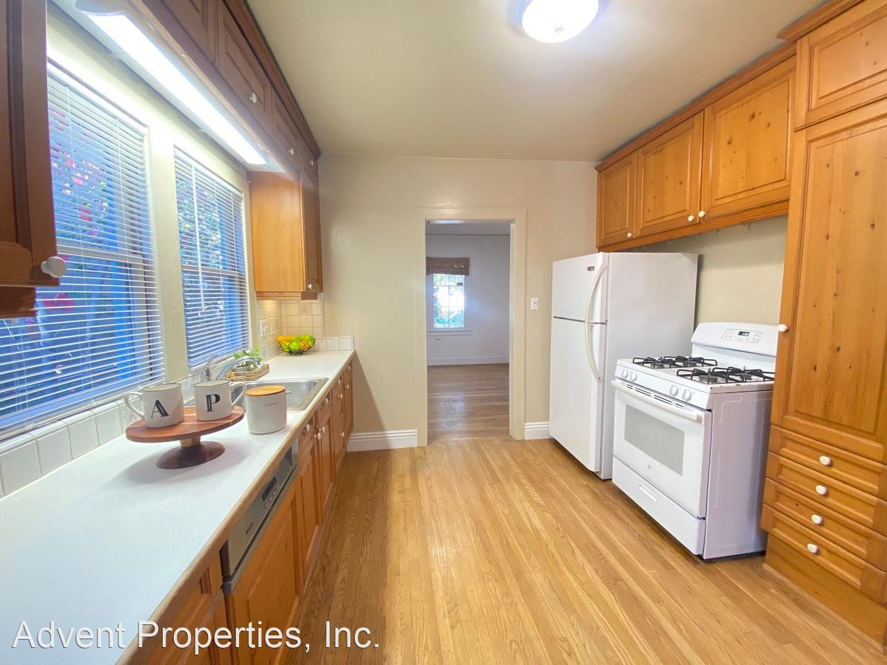 669 Cleveland St - Photo 3 of 23