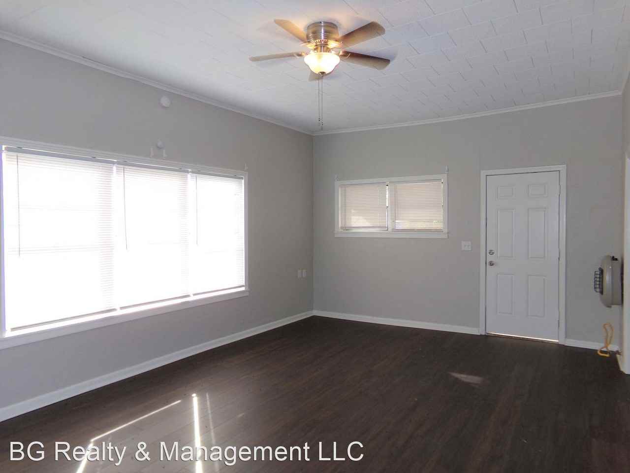 222 E Thomas St - Photo 2 of 11