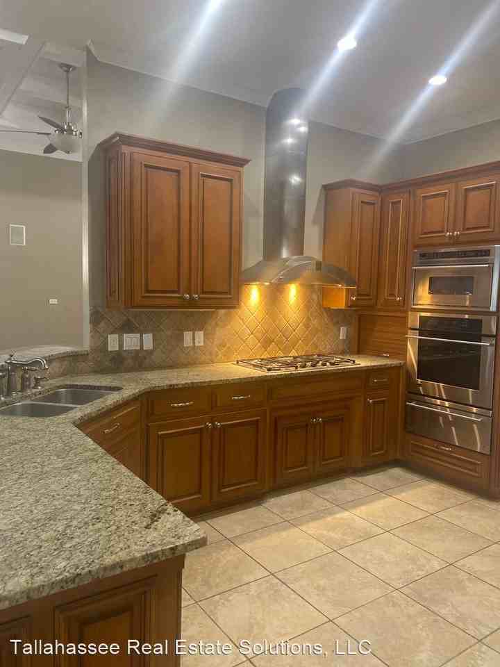 4657 Soaring Way - Photo 3 of 50