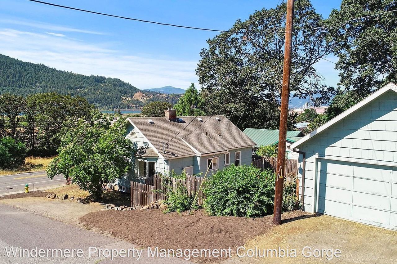 520 E Steuben St - Photo 2 of 28
