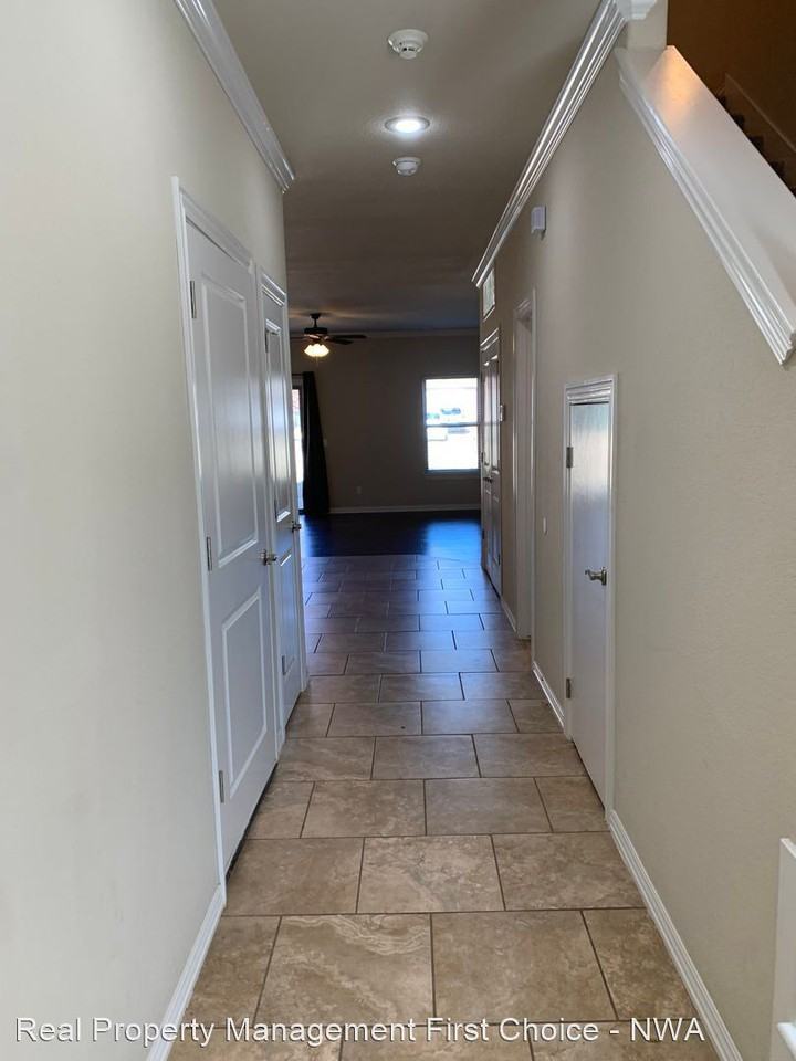 2733 W Shasta Rd - Photo 2 of 22