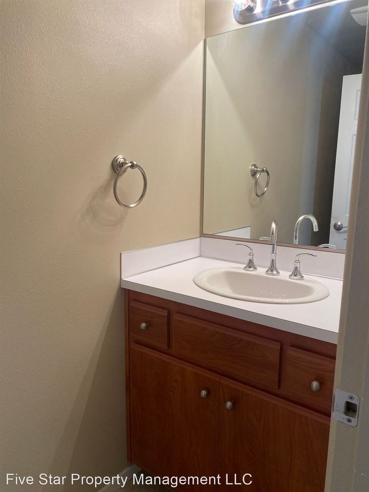 870 Spurlock St - Photo 3 of 25