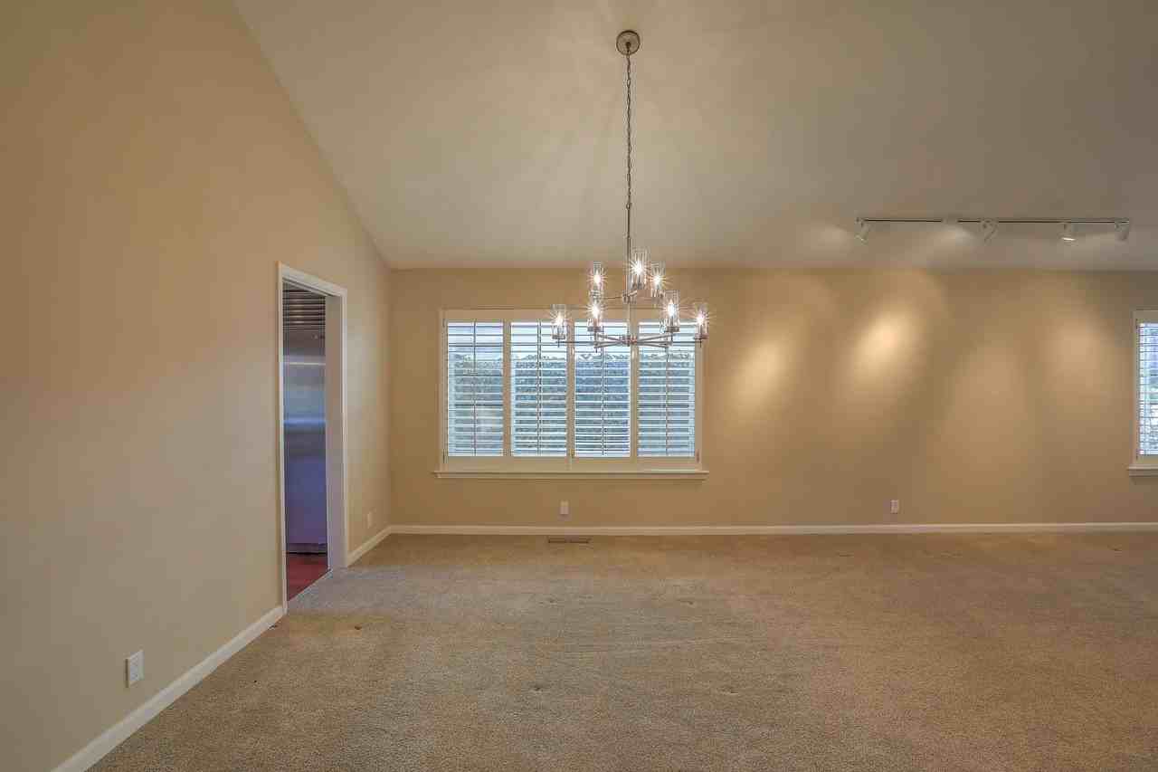 10025 Barrinson Ne - Photo 3 of 46