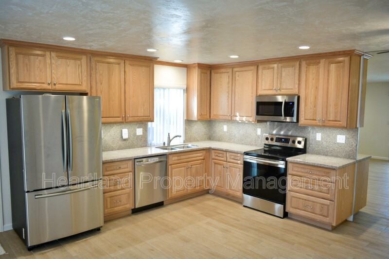6420 Bell Bluff Ave - Photo 2 of 13