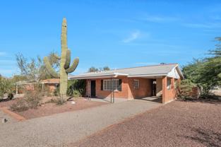 2606 N Tyndall Ave - Photo 1 of 1