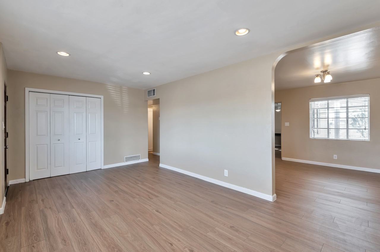 2606 N Tyndall Ave - Photo 5 of 25