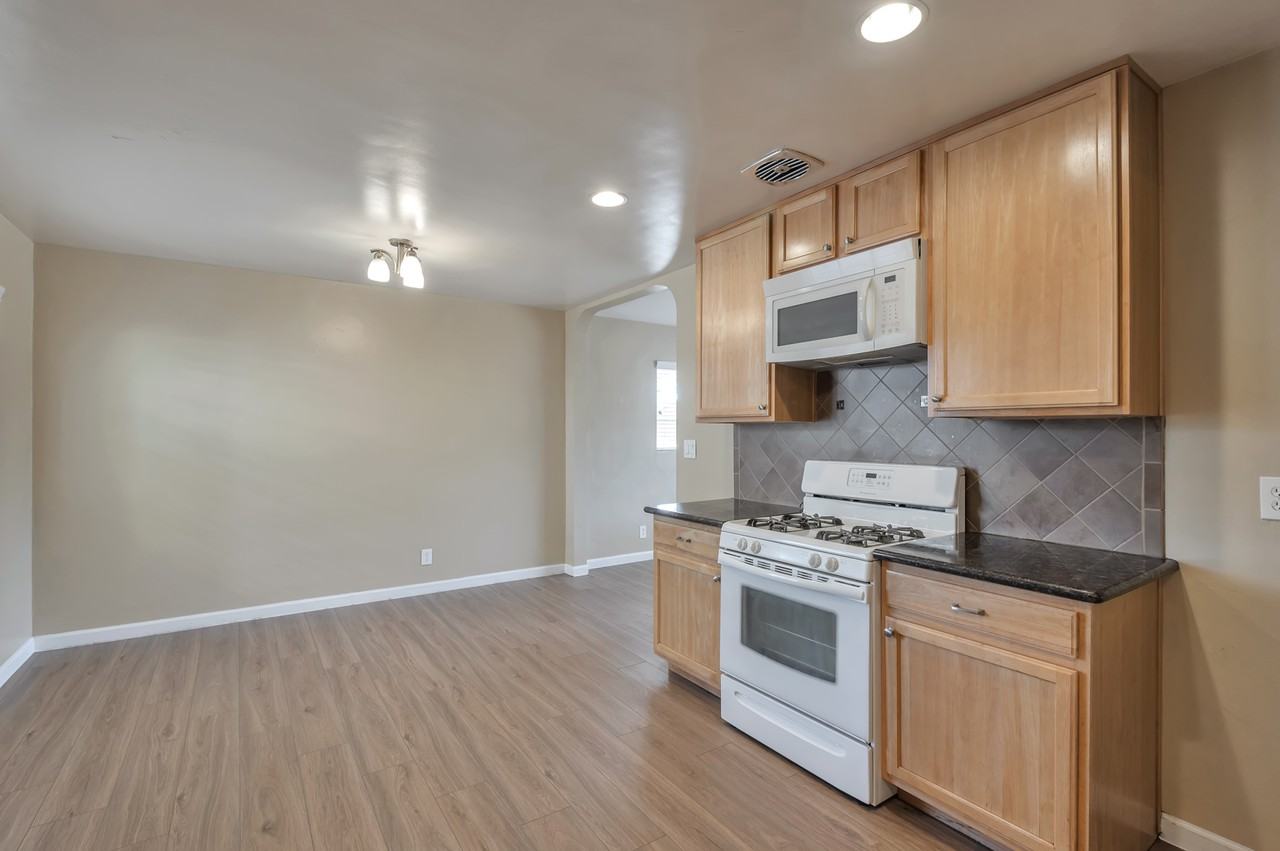 2606 N Tyndall Ave - Photo 7 of 25