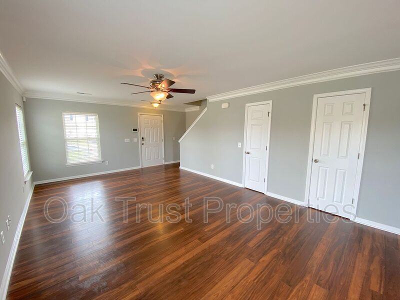 142 Salem Creek Dr - Photo 3 of 22