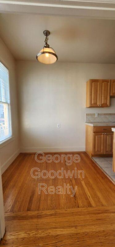 3130 Broderick St #301 - Photo 3 of 11