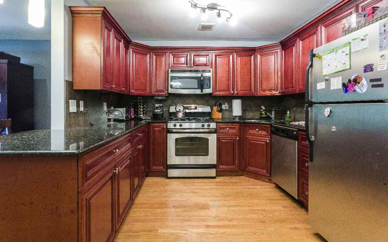 16W705 Mockingbird Ln #207 - Photo 3 of 7