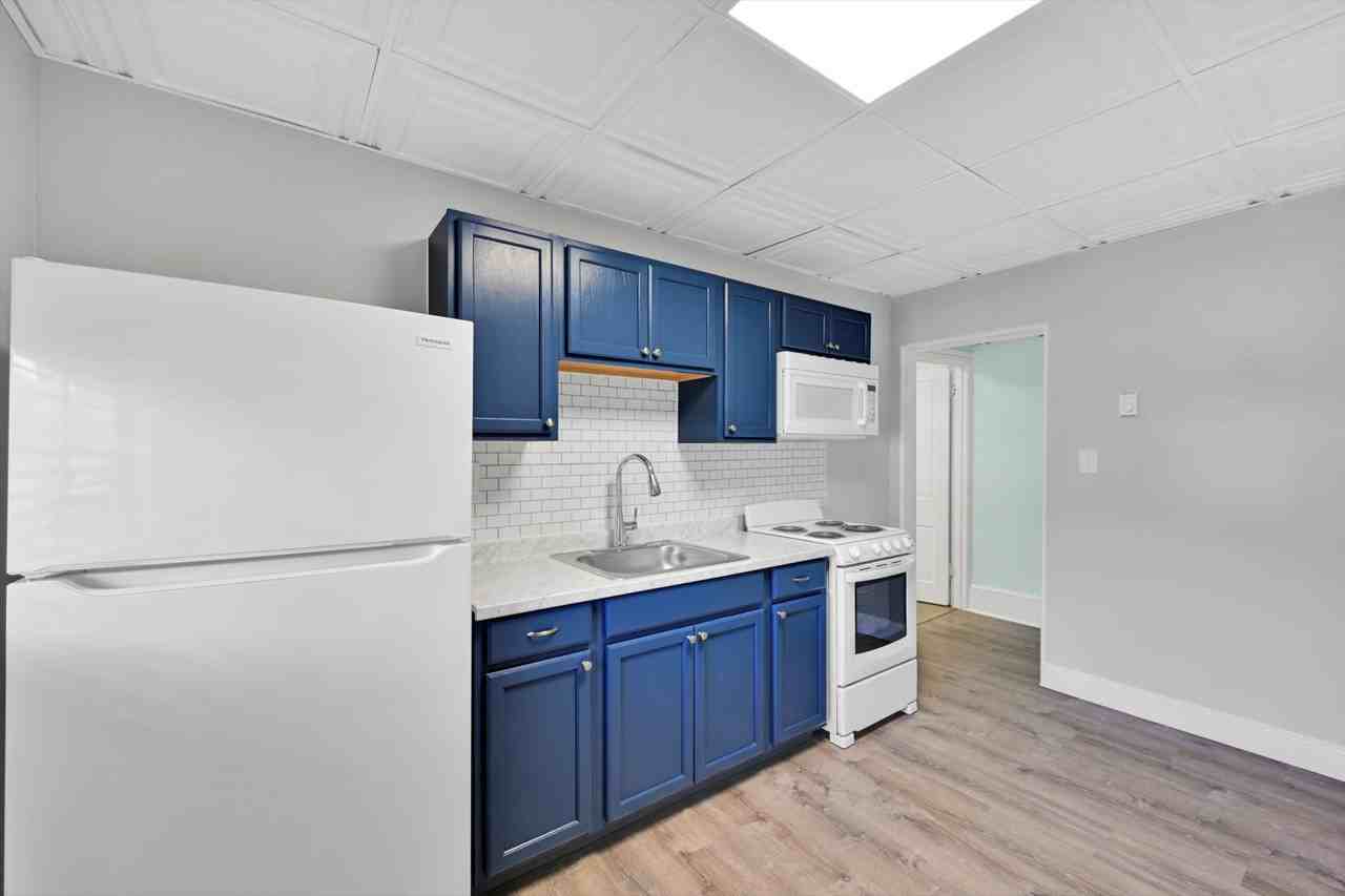 1039 Walnut Street #3 - Photo 2 of 12