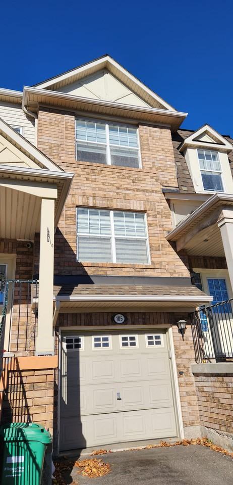105 Dunlop Crt - Photo 2 of 33