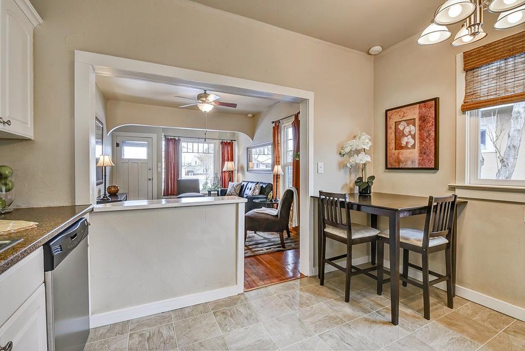 216 N 19th St #1 - Photo 3 of 14