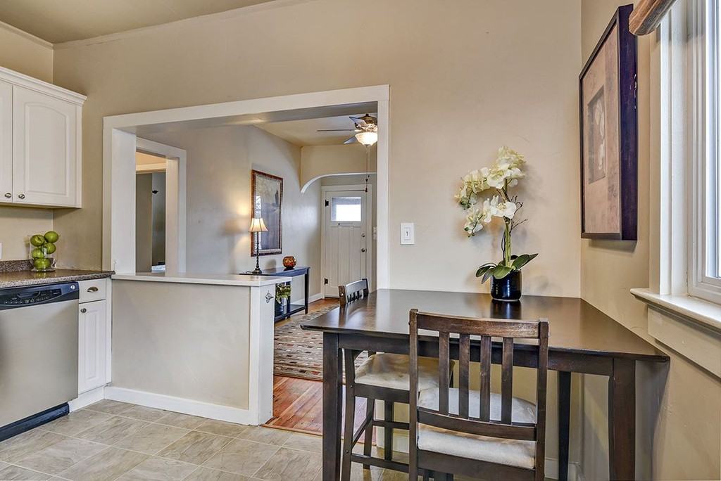 216 N 19th St #1 - Photo 6 of 14