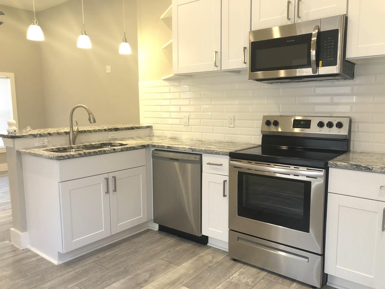 603 Devine St #2 - Photo 6 of 16