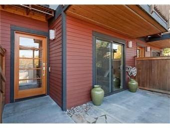 3841 Woodland Park Ave N #B - Photo 3 of 16