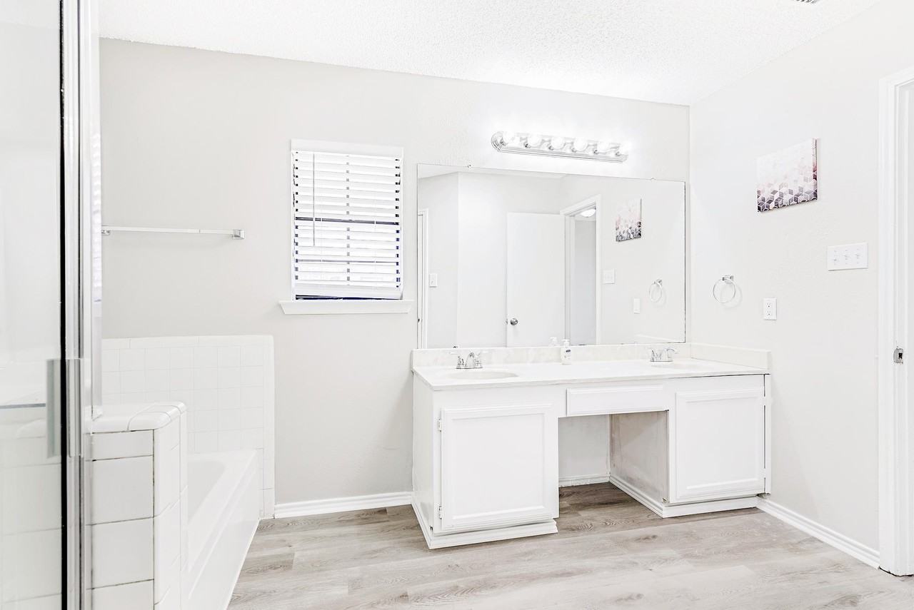 Lone Eagle Dr - Photo 4 of 19