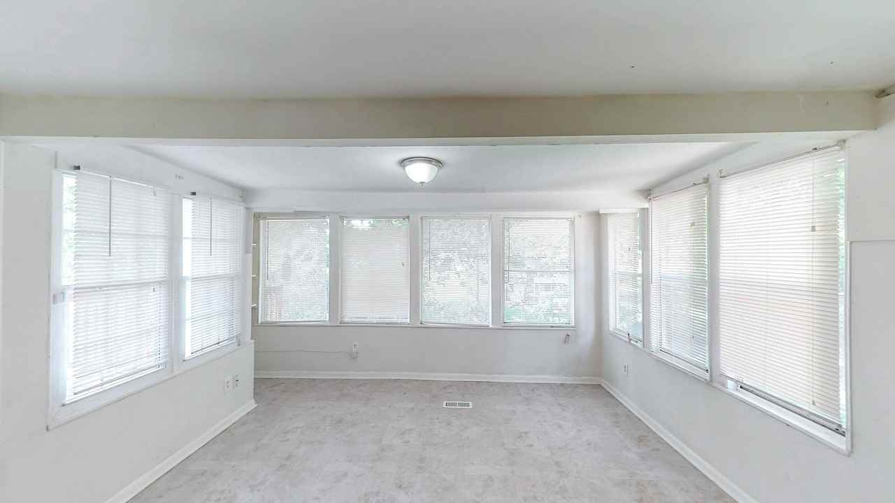 Louis Xiv Ln - Photo 2 of 10