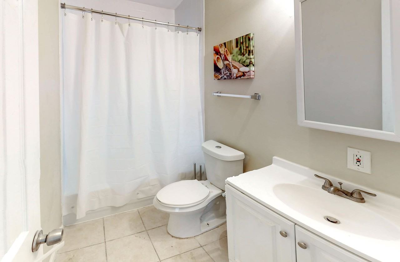 Louis Xiv Ln - Photo 3 of 10