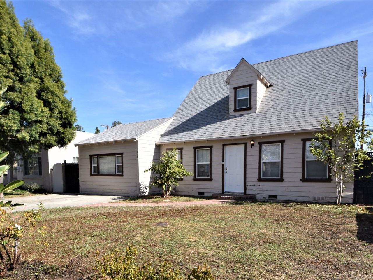 1215 S Sycamore St - Photo 3 of 22