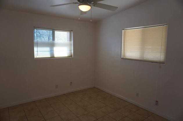 2432 North Columbus Boulevard - Photo 3 of 5