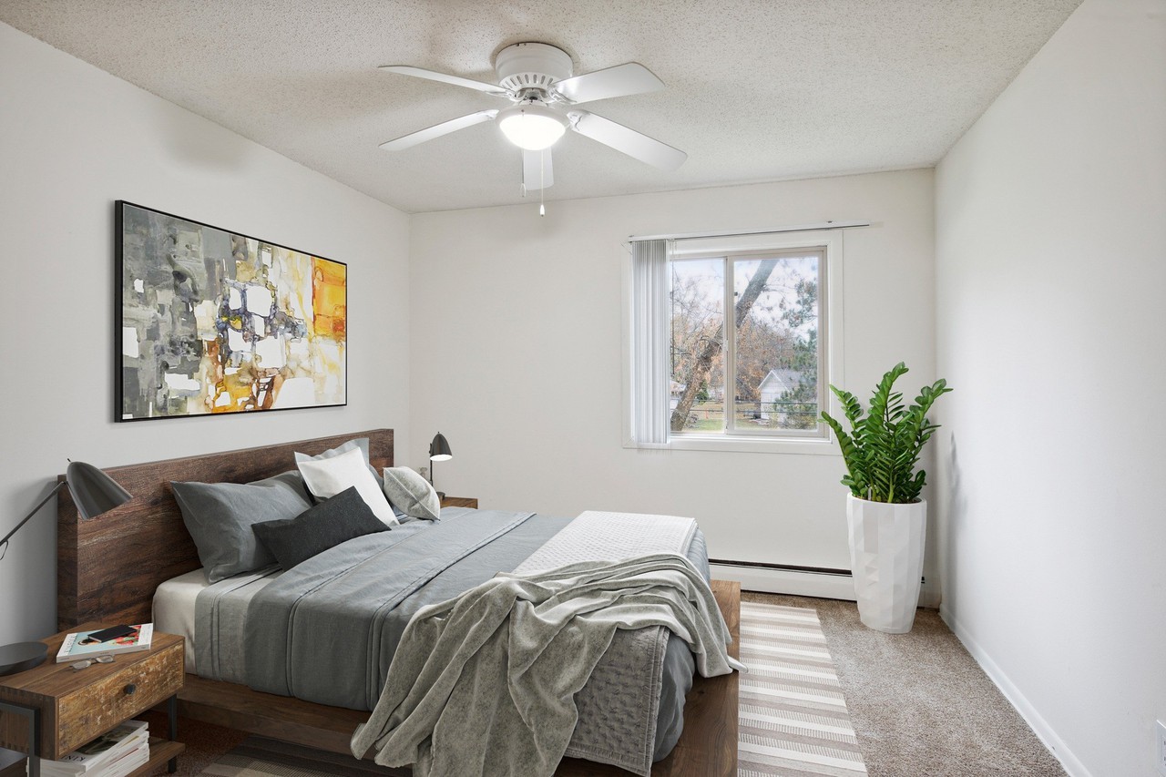 Minnehaha Manor - Photo 5 of 14