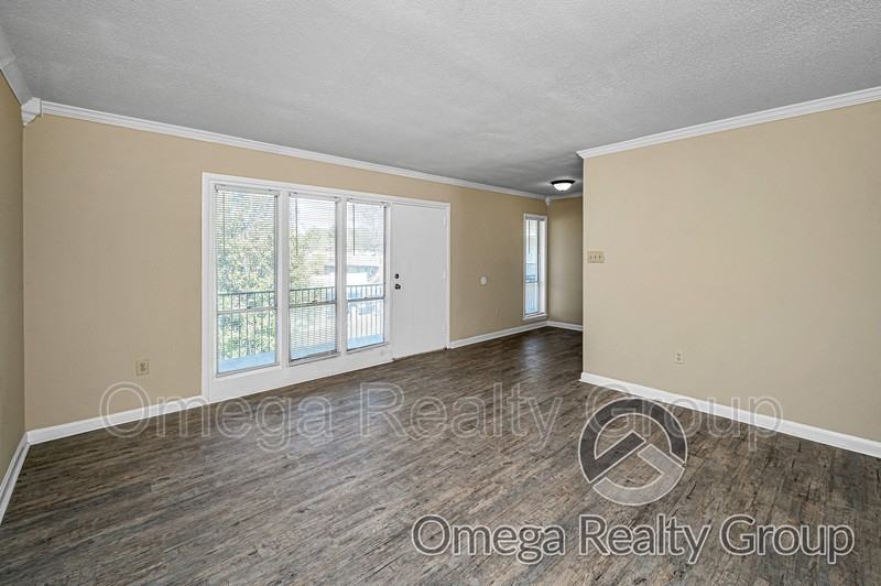 4724 S Court St #205 - Photo 3 of 23