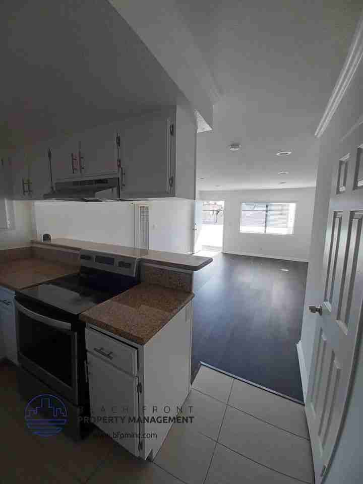 314 Hermosa Ave. - Photo 2 of 10