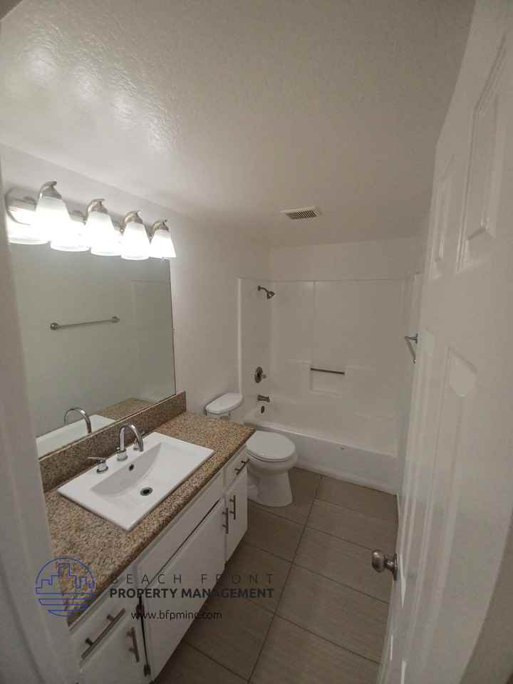 314 Hermosa Ave. - Photo 4 of 10