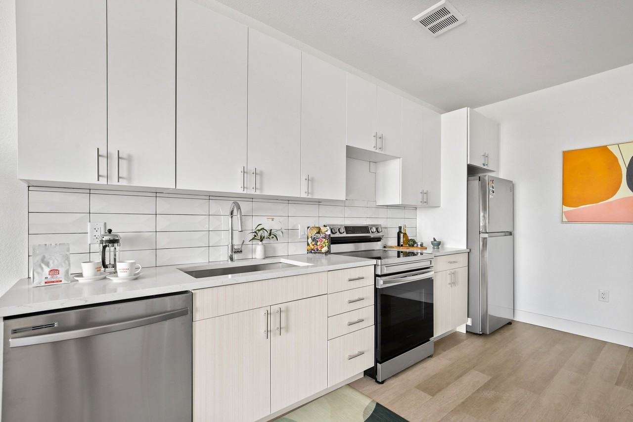 Stanley House Apartments - Photo 3 of 29