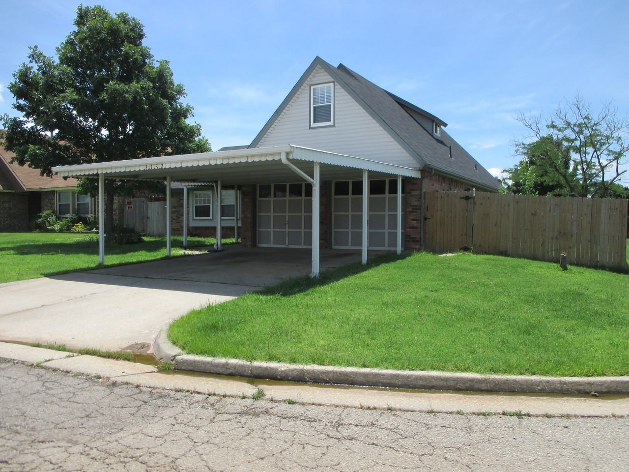 3132 SW 95th St - Photo 2 of 30