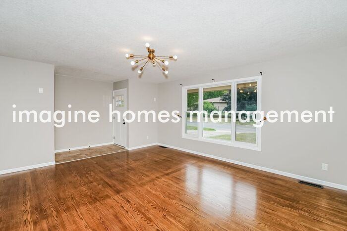 1432 Circle Dr - Photo 3 of 15