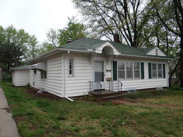 1725 NW Belvoir Ct - Photo 2 of 15