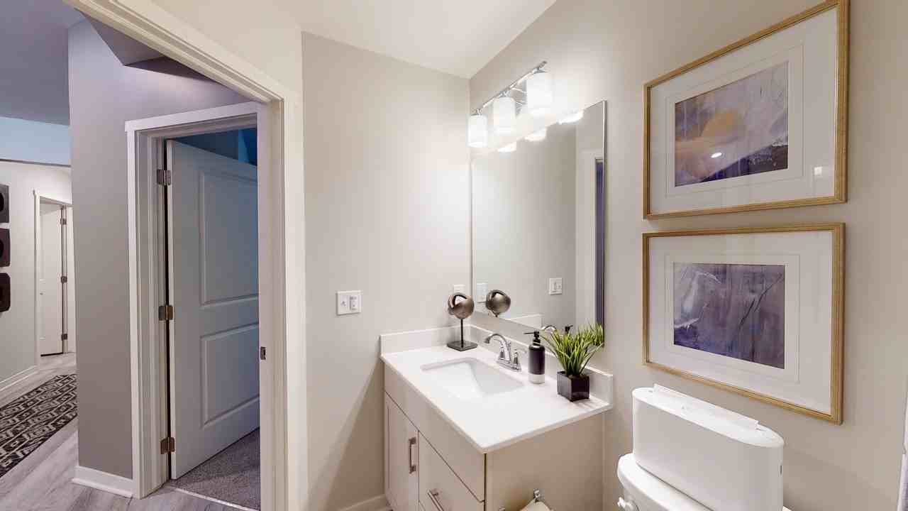 Insignia - Photo 5 of 33