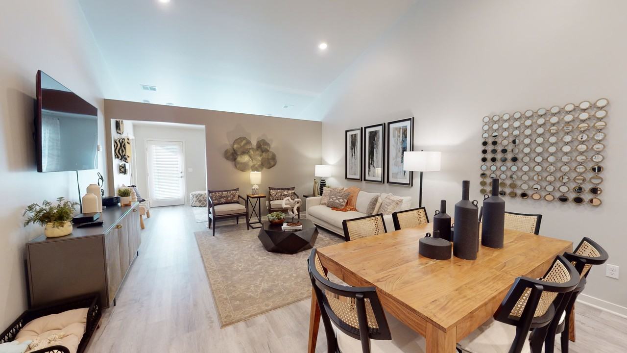 Insignia - Photo 6 of 33