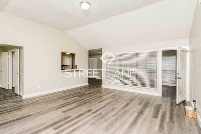 801 Sandhurst Dr - Photo 3 of 15