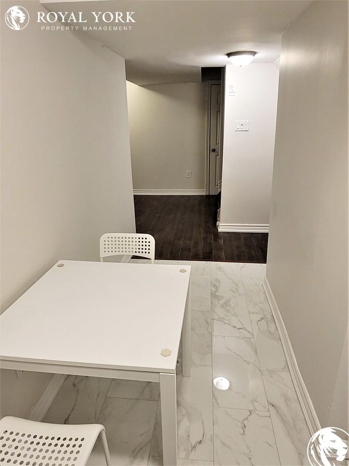 1397 Rennie St #2 - Photo 3 of 18